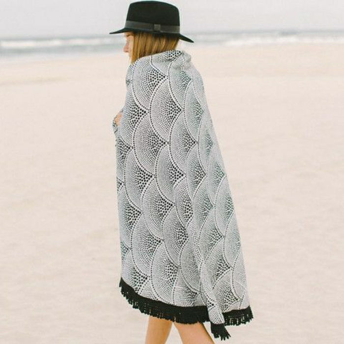 Designer Cloth strand grafiskt mönster i svart och vitt