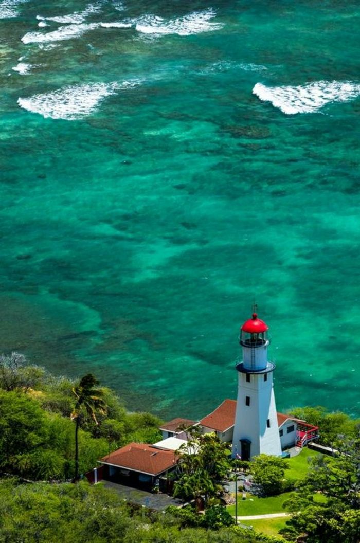 Diamond Head Lighthouse Oahu Hawaii tyrkysovo zelená voda