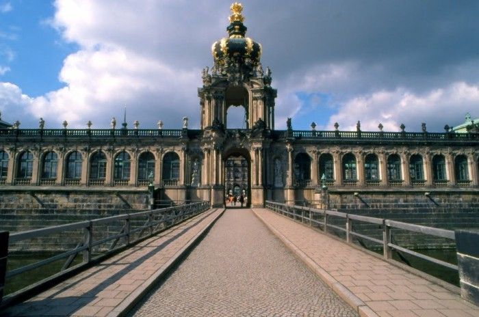 Dresdner Zwinger-si-Kronentor-Dresda-baroc de epoca-caracteristici
