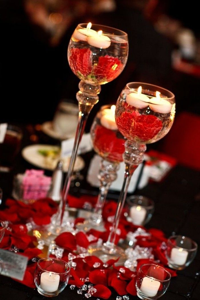 Aromatizuoti žvakės-su-rožių-in-aukštos akinius