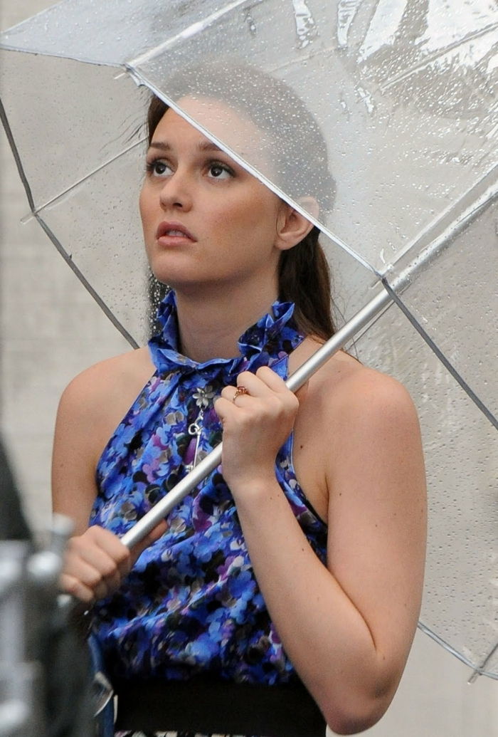 Transparentné dáždnik a-young-žena