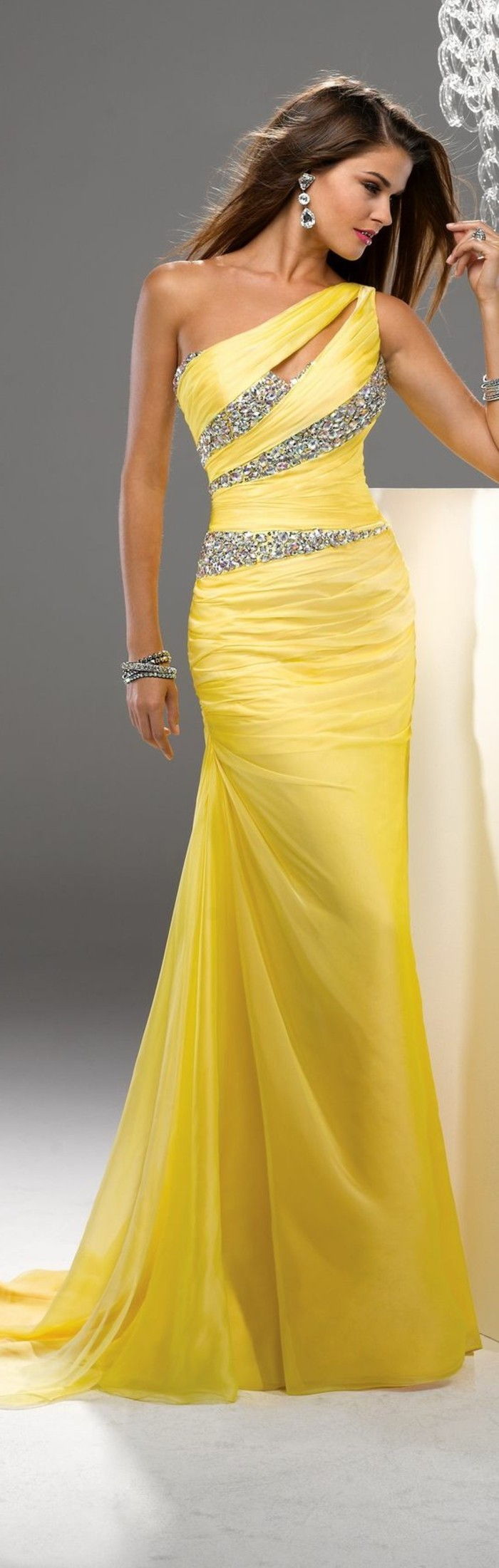 Elegantne obleke-rumeno-srebrna