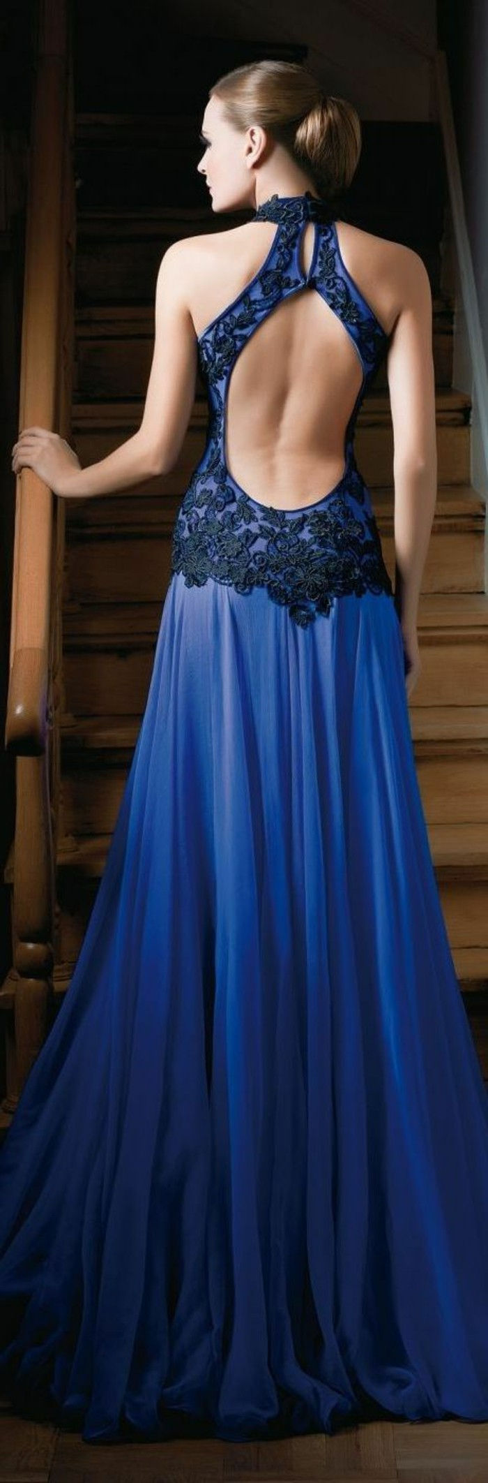 Elegantiškas suknelė-tamsiai mėlyna ir ilgio