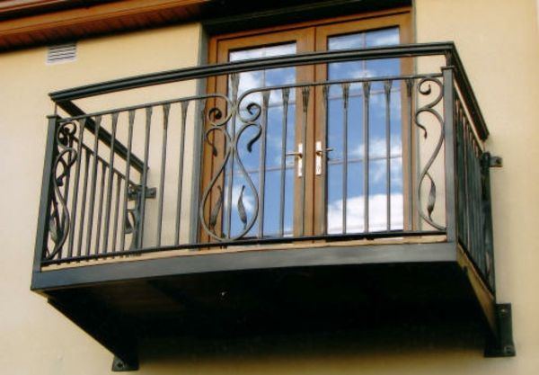 Design-ul exterior balustrade pentru balcoane