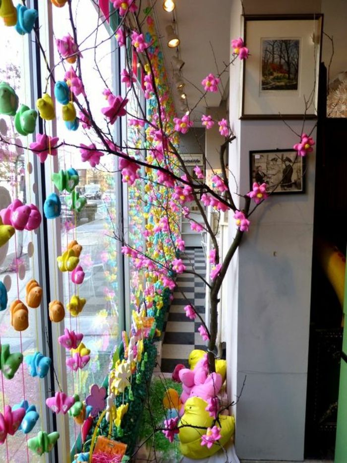 Kolorowy projekt okna na wiosnę i Wielkanoc
