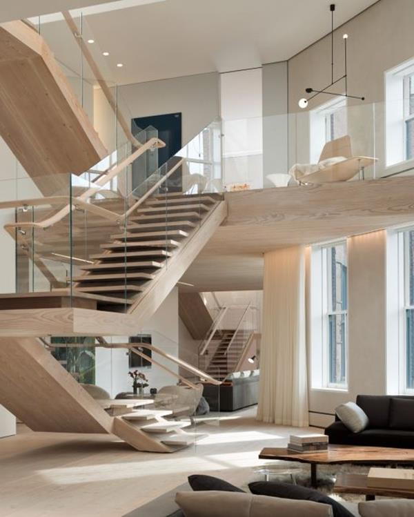 Affascinante interior design idea Scale di legno