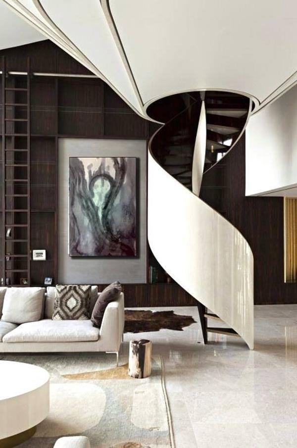 Fascinerende innvendig trapp Svart og hvitt design idé