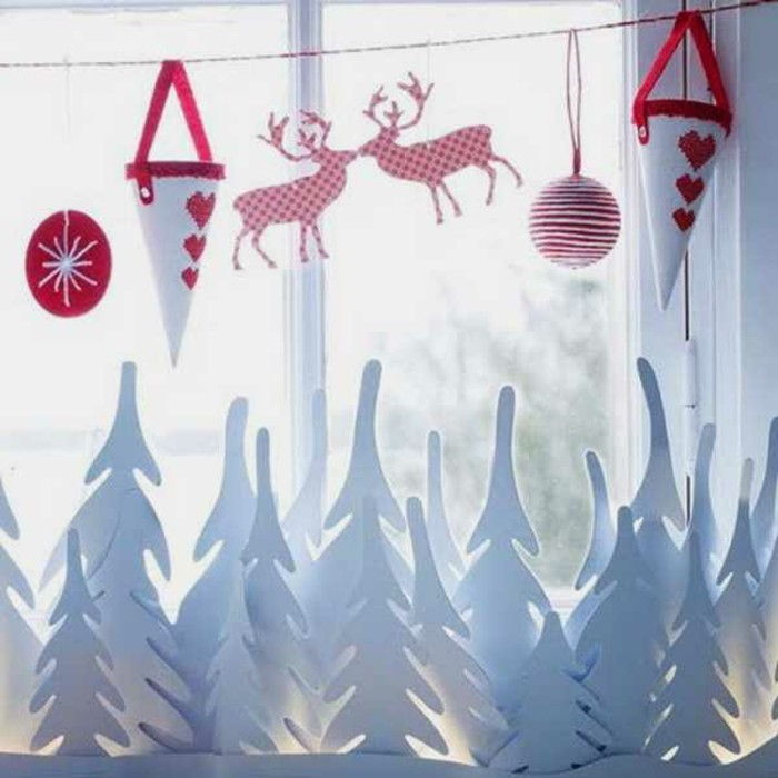 Fensterdeko-jul-tinker-rein med-baller-vinduet tapet