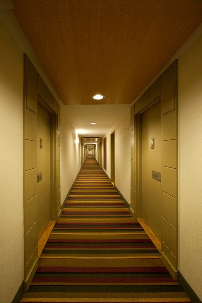 Gulv re-make-a-like-endeløs korridor