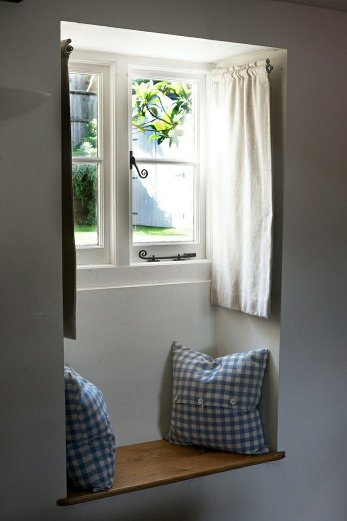Zavese Mala okno modri karirasti Pillow