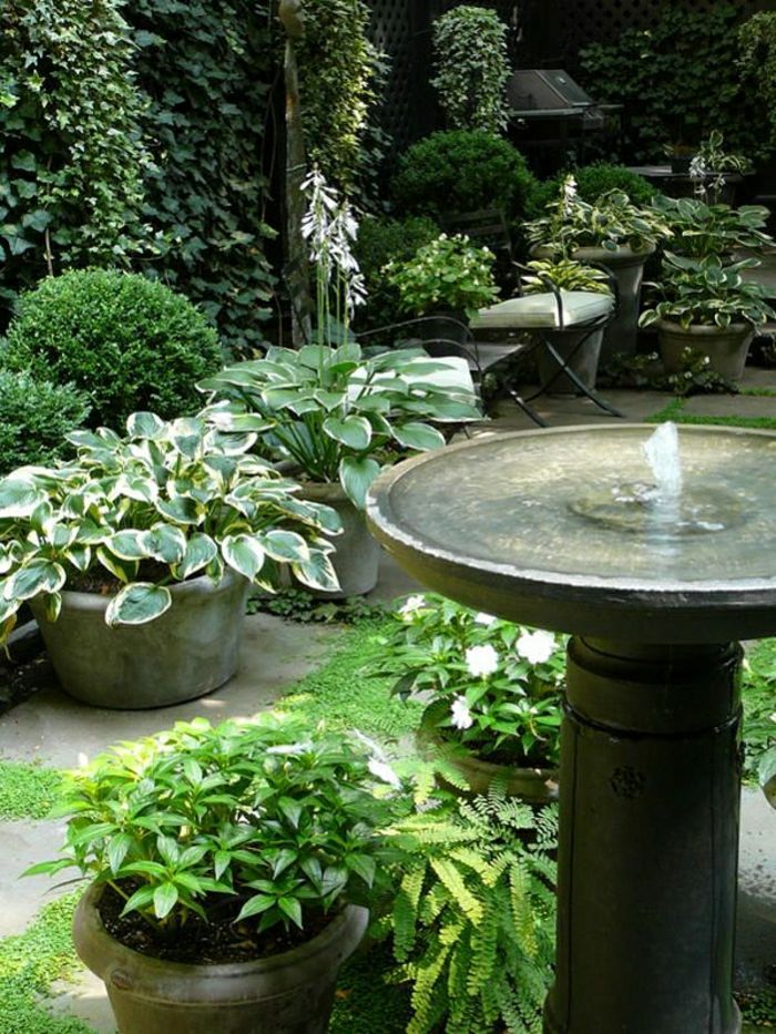 Garden rastlin lonci vodnjak