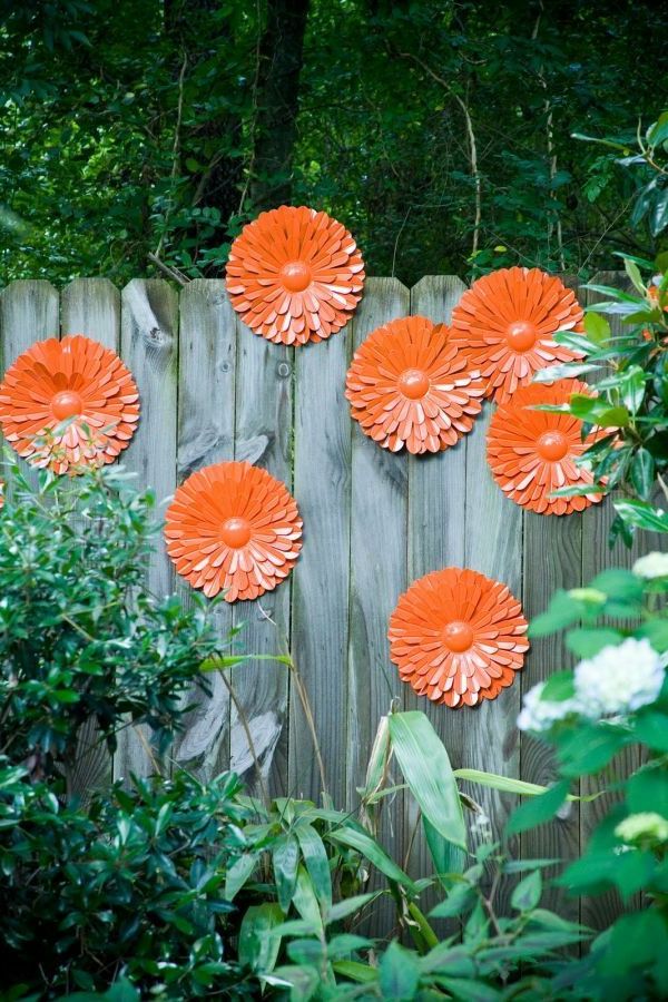 Tuin decoratie ideeën Oranje Deco hek