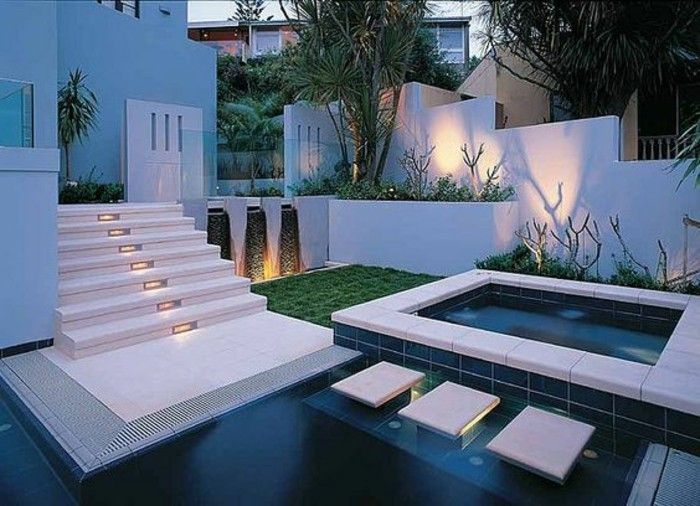 Vrt Oblikovanje-moderno-z-pool-in-zadnja osvetlitev