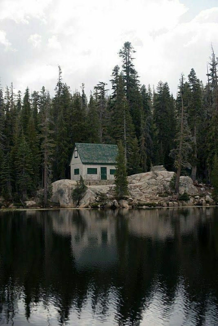 Mountain Hut bos naaldbomen Lake