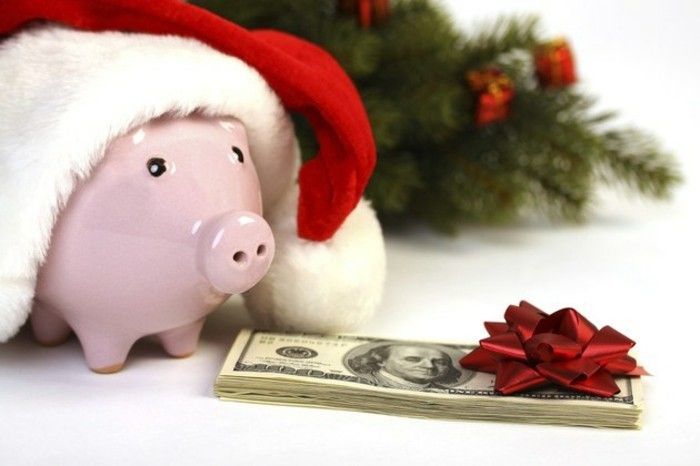 Cadouri-Crăciun-Piggybank-cu-muetze și creion monetare bancnote