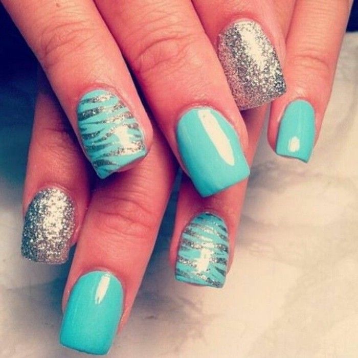 Glitter Nails-design-i-blue