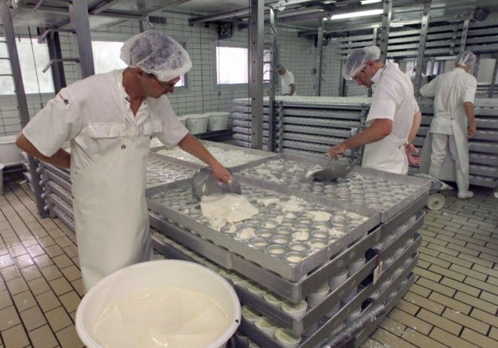 Produktion-of-yoghurt-in-a-fabrik