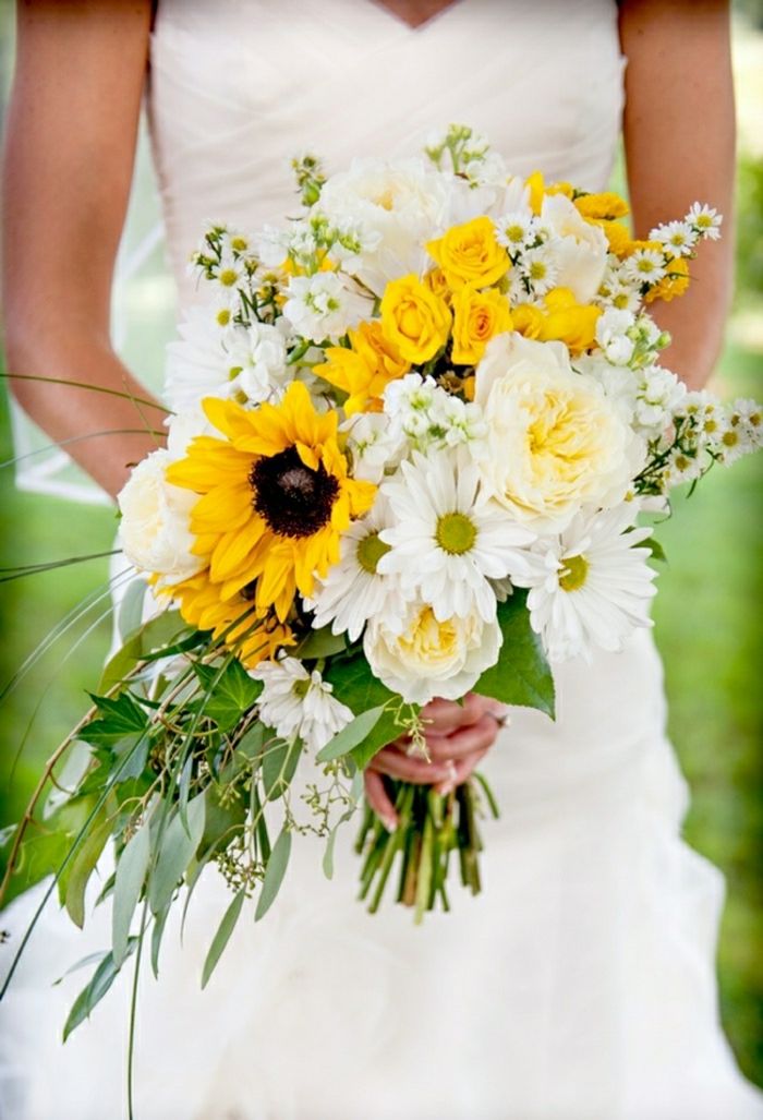 Bröllop bukett solrosor och vita gula Rose Gerbera