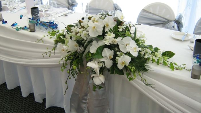 Bryllup bord dekorasjon-in-the-middle