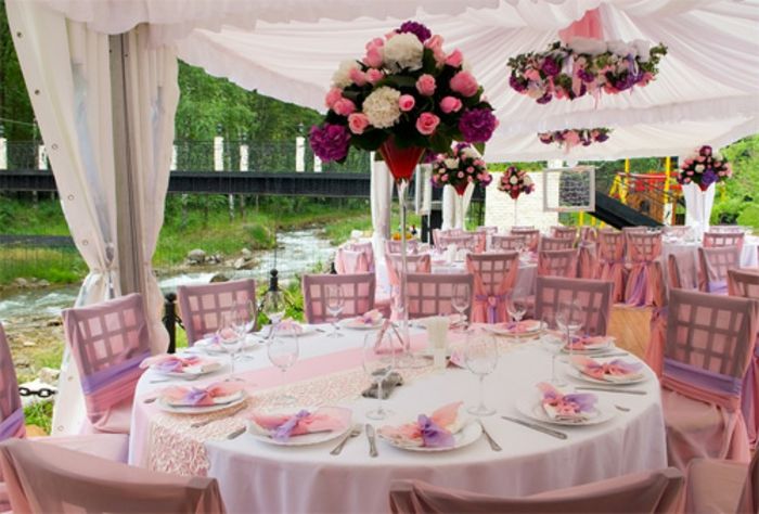 Svadobné tabule dekorácie-ružové-fialovej-and-white