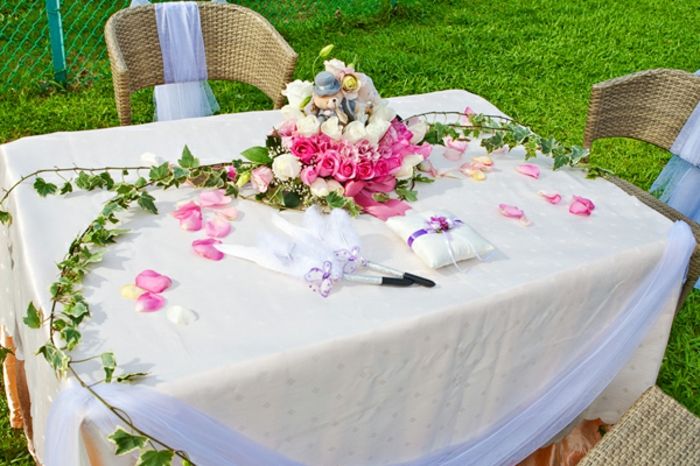 Bryllup bord dekorasjon og stoler-fra-polyrattan