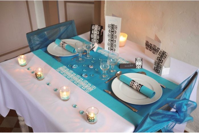 Svadobná výzdoba stola štyri sviečky-bright-blue