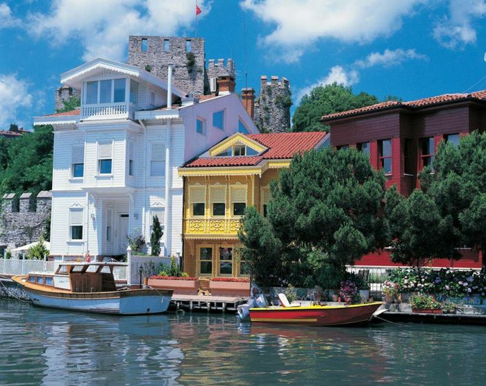 Atracțiile din Istanbul - cartierul ANADOLU HİSARI-on-the-Bosfor