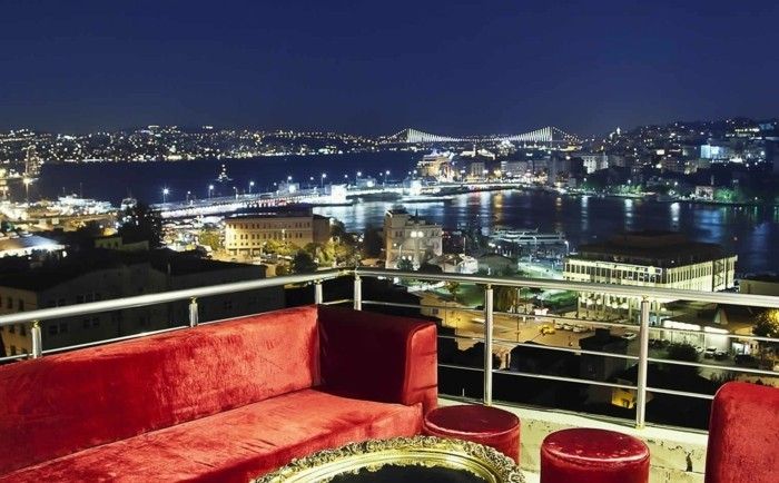 Istanbul Repere balcon cu vedere-in-the-noapte