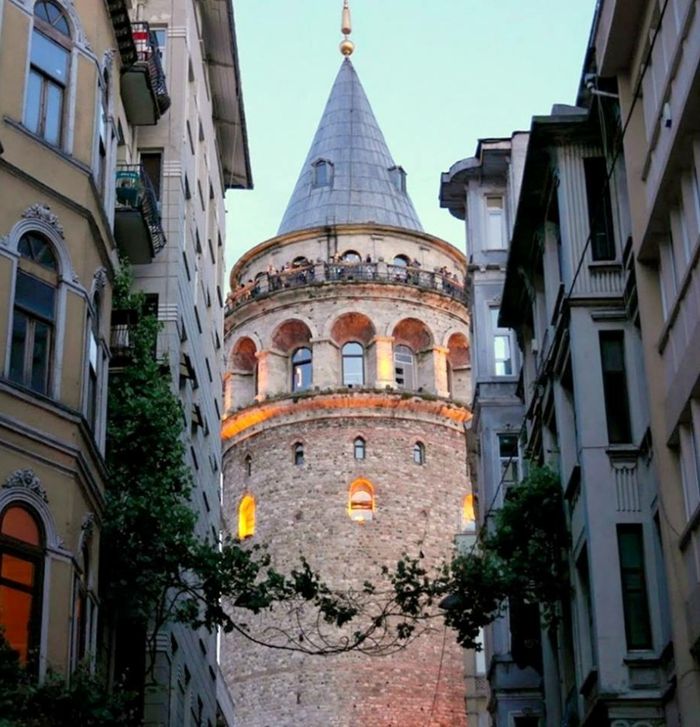 Obiective turistice din Istanbul-Turul-Sfaturi-The-Galata turn turcă-Galata kulesi-se află în Galata-un district-districtul Istanbul-Beyoğlu