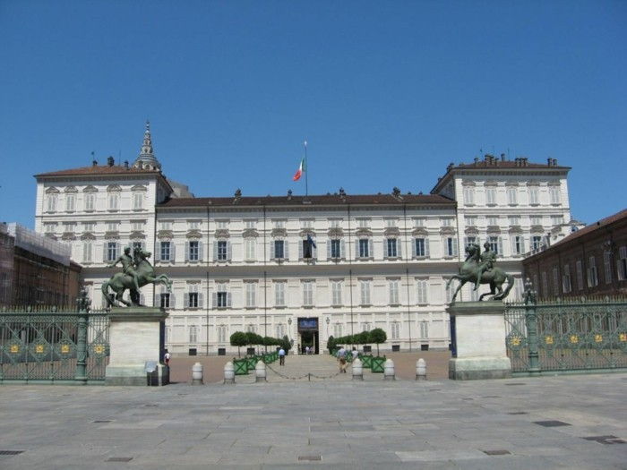 Royal Palace Torino-Italia-arhitectura-si-art-baroc