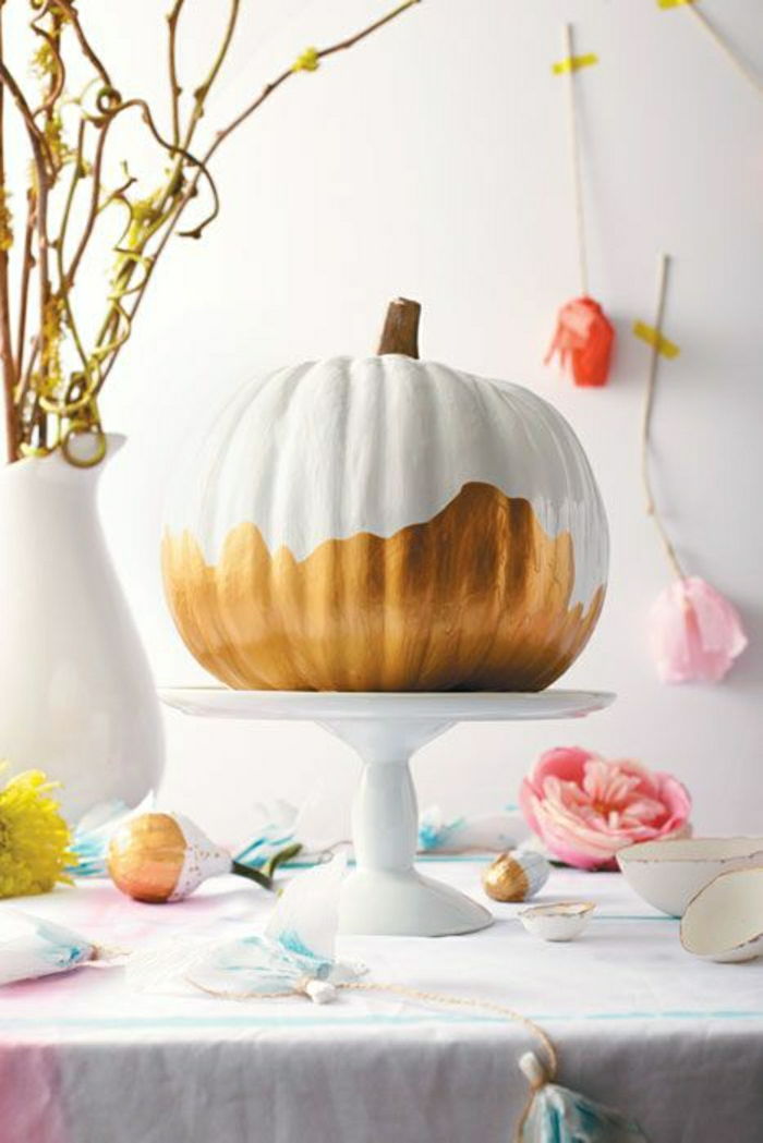 Pumpkin Decoration ročno pobarvane belo in zlato cupcake stojalo