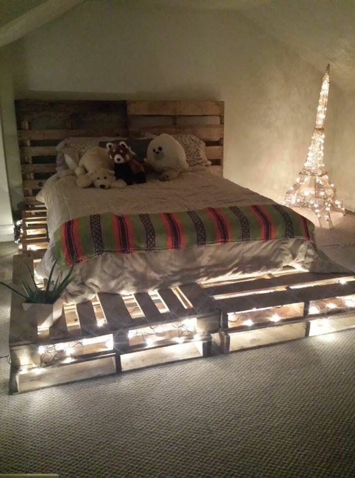 NURSERY učinkovita razsvetljava postelja iz palet Eifflov stolp sliki