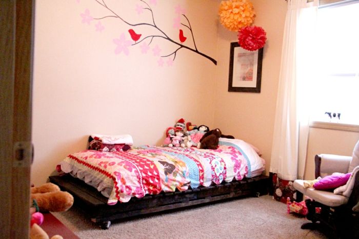 Vrtec Euro palete bed-lastno-build-roller veliko Doll plišastih igrač Paper Flower dekoracija