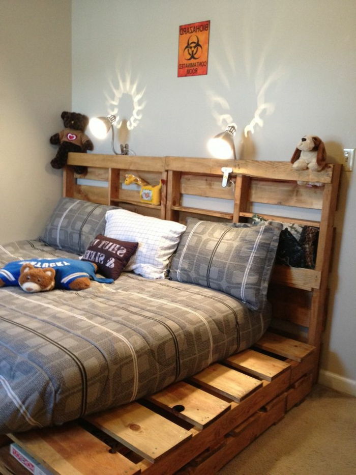Children's bed-of-pallets-zelf-making creatief idee