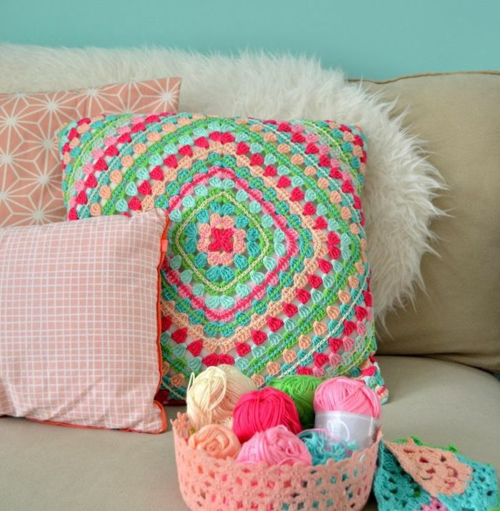 Pillow-strikke DIY Idea Håndlaget Hekle-modeller-in-søte farger