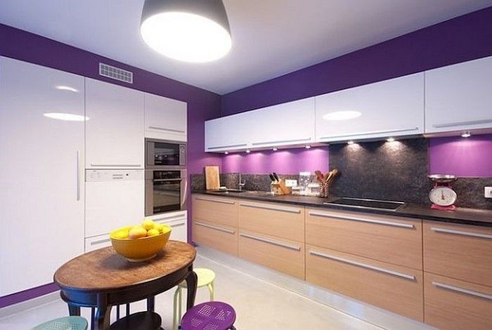 kuhinja-v-vijolično-set-a-ustvarjalno-design