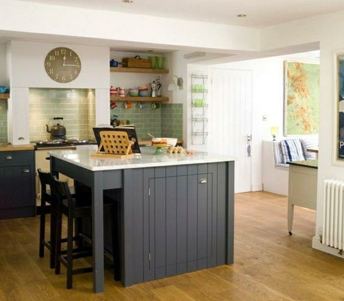 Kitchen Deco Ideas - con una cucina a pianta aperta - con un armadietto nero nel mezzo