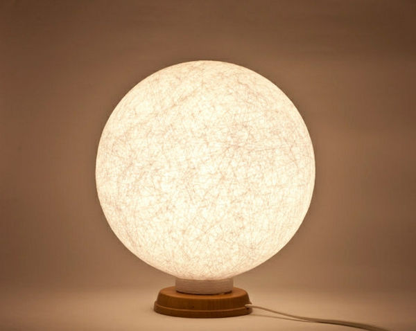 Globe lempa lempa-už-vaikams-idėja