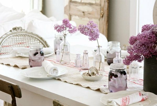 vintage tasarım-şık-romantik-deco-mor-lila-beyaz-masa-ağaç