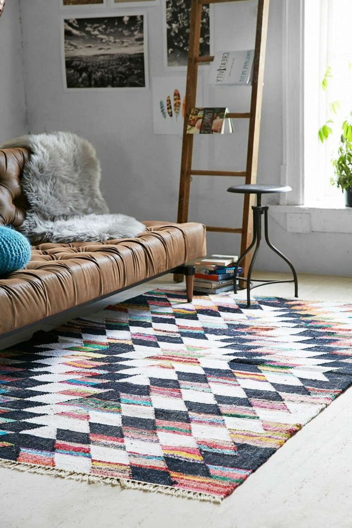 Skinnsofa Fur vintage teppe fargerike mønstre