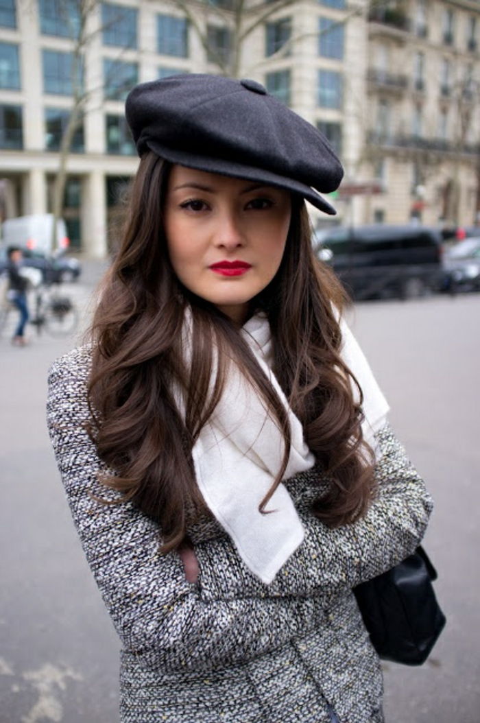 Meninas Street Fashion coat-lenço branco-preto-chapéu-Francês-hat chique inverno olhar