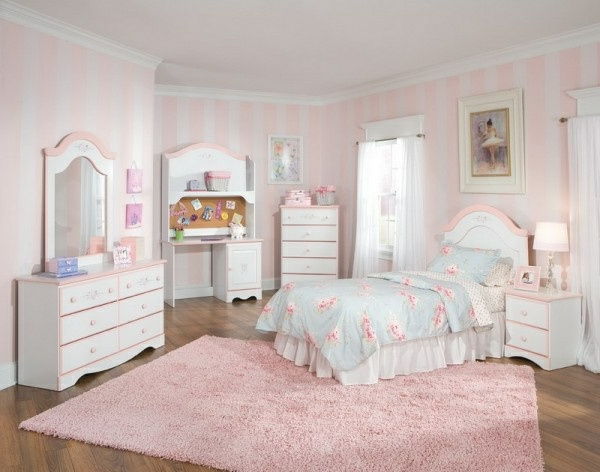 Dievčatá izba spálne v ružovej