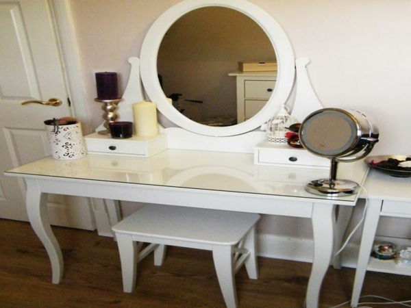 Make-Up-Table-belo-pohištvo-ikea-2