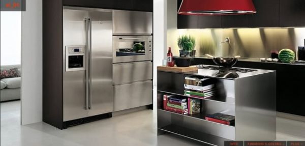 Šiuolaikinės nerūdijančio plieno virtuvės dvi nuotraukos - gražiai suprojektuotos