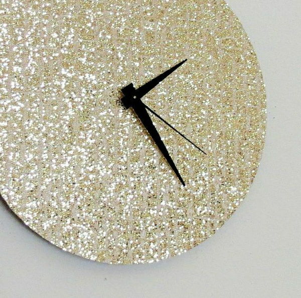 Moderné nástenné hodiny-s-super-peknom dizajne und_viel lesk