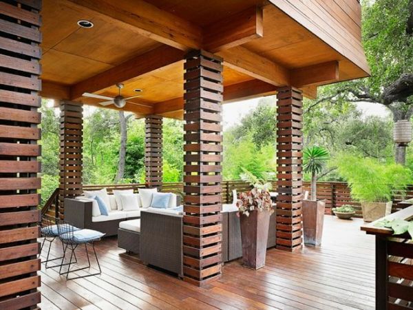 Stâlpi din lemn pentru atmosfera asiatică în casă