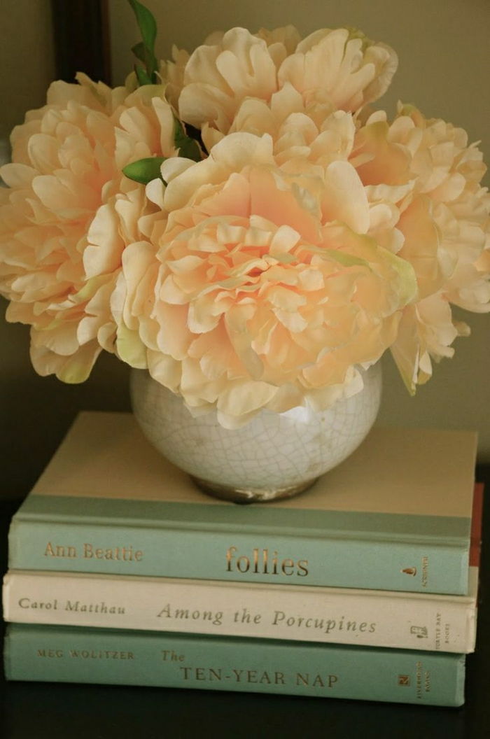 Säng dekoration Flower persika färg böcker
