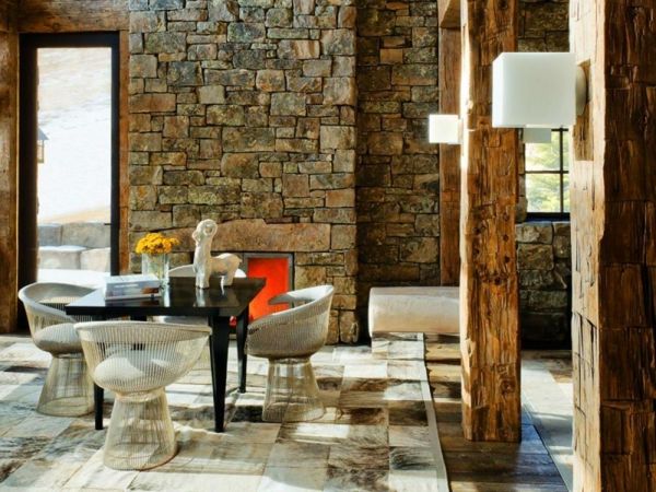 Prírodné kamenné múry v obývacej izbe-tradičné-životné prostredie