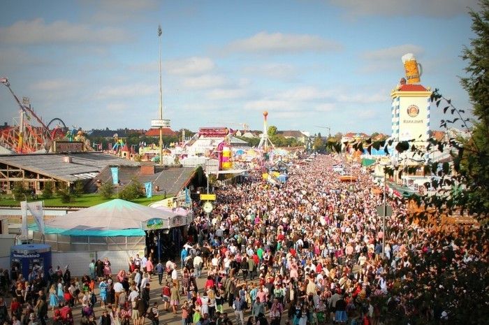 imagini-așa de mulți oameni-Oktoberfest