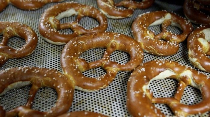 Oktoberfest rätter-många kringla-bakning